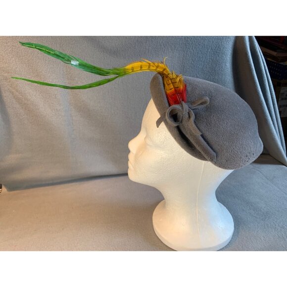 Ladies Gray Hat with Long Feather Accent Vintage Sz 22